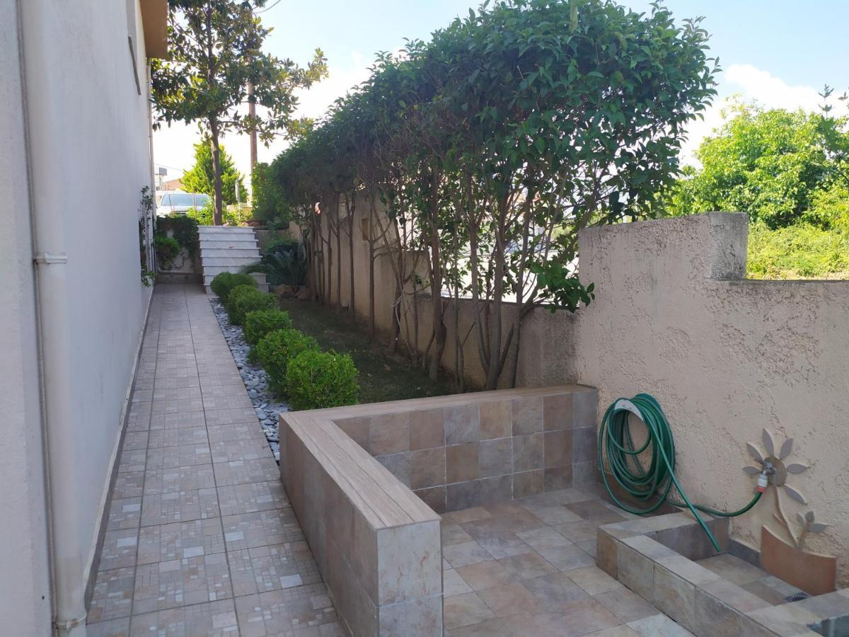 شقة Corner House ليبتوكاريا المظهر الخارجي الصورة